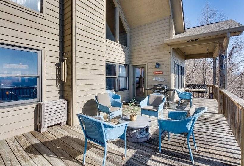 Hayesville Home W/ Hot Tub + Mountain Views!