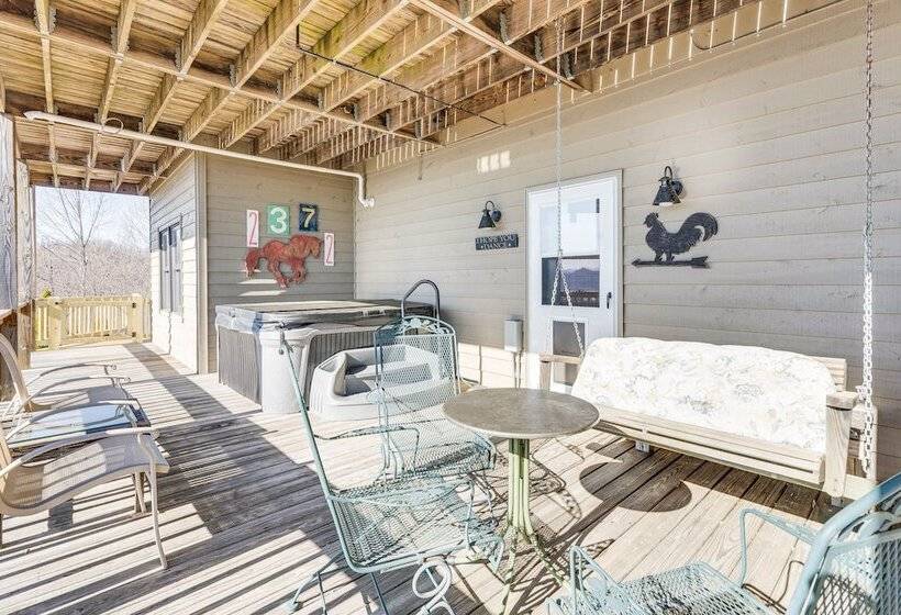 Hayesville Home W/ Hot Tub + Mountain Views!