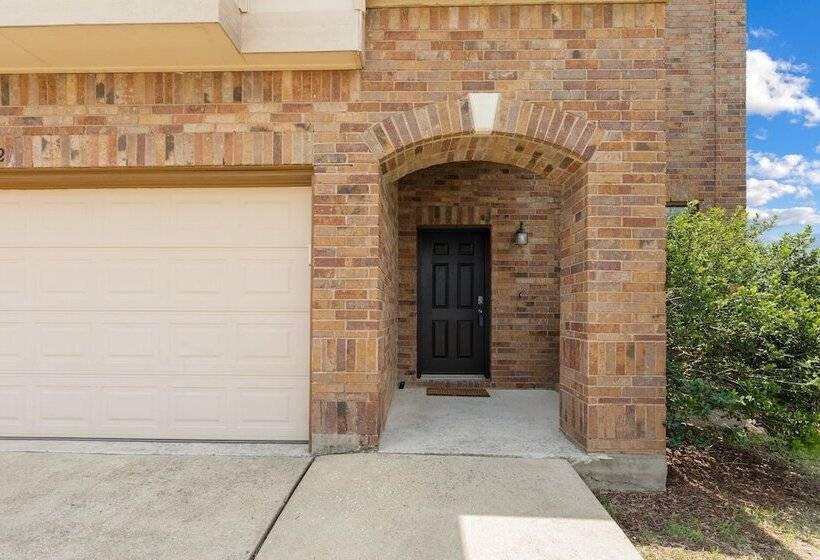 Отель Colony Suite Round Rock