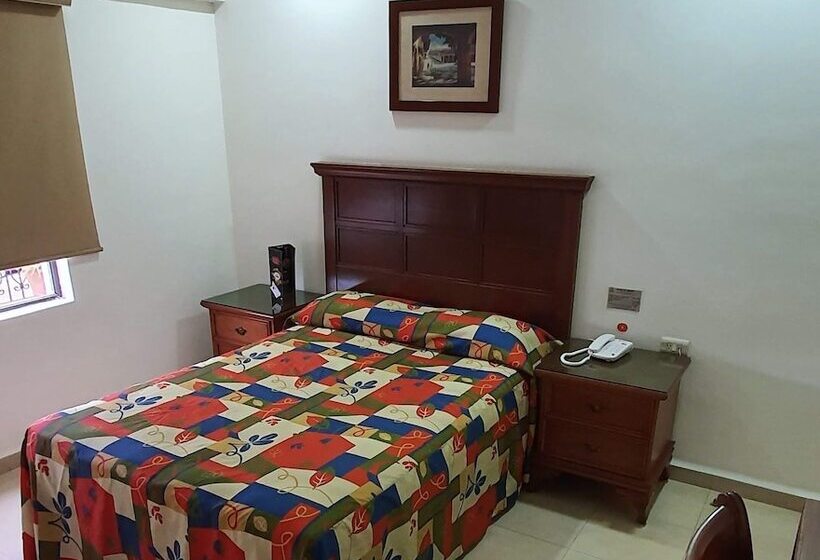 هتل El Mayo Inn