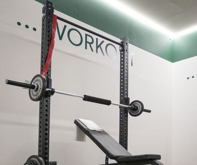 Отель Moody Smart & Comfy