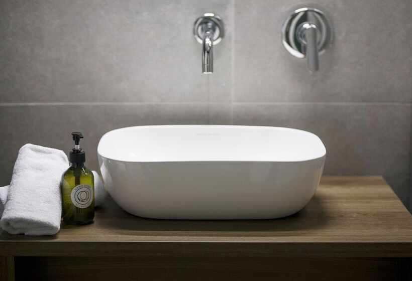 Отель Moody Smart & Comfy