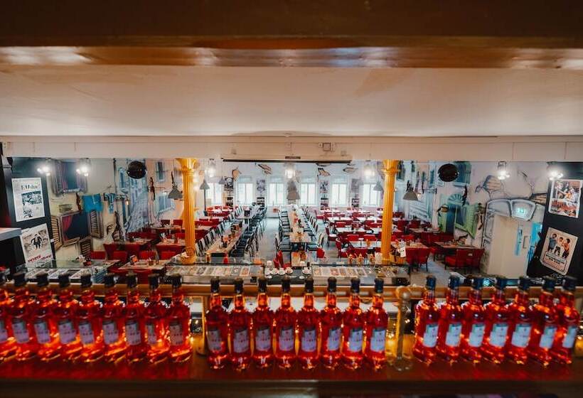 Отель Schwarzes Kreuz