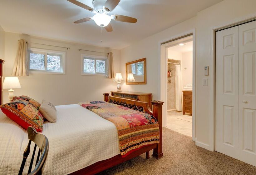 Lake Lure Village Cabin, 3 Mi To Chimney Rock!