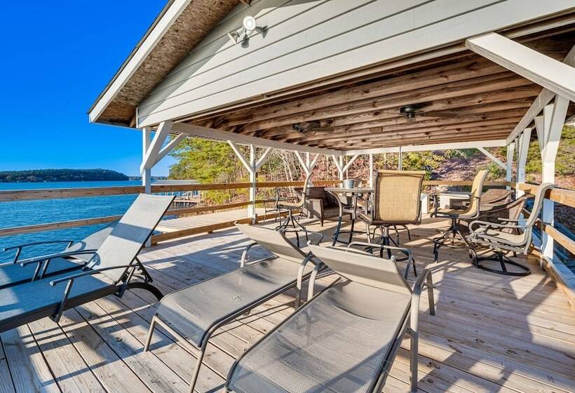 Lakefront Mt Gilead Home W/ Large Dock & Decks!