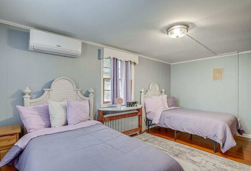 Pet Friendly Cambridge Home   Walk To River!