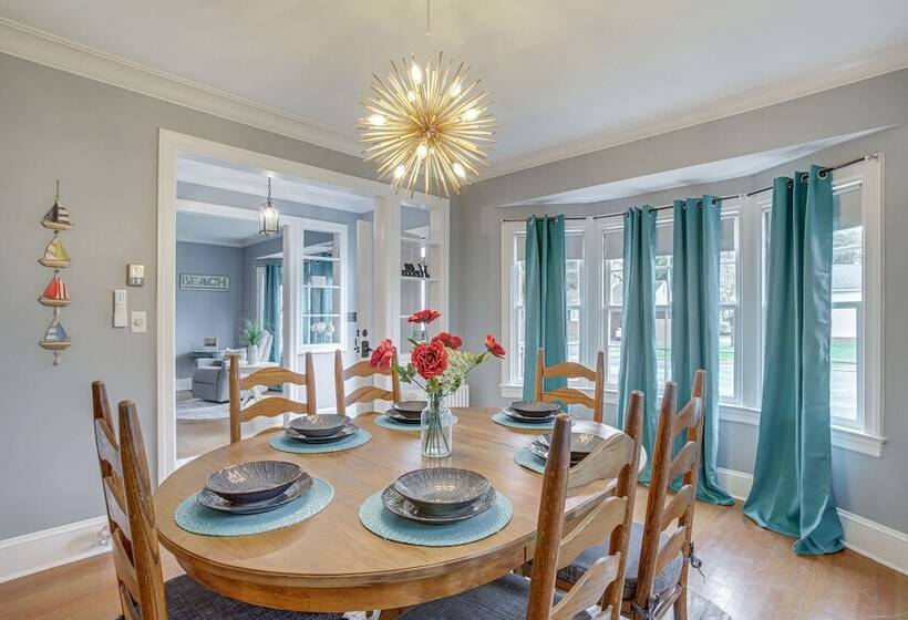 Pet Friendly Cambridge Home   Walk To River!