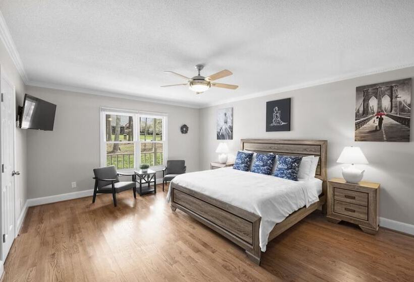 Porch Paradise By Avantstay New Pool, Firepit