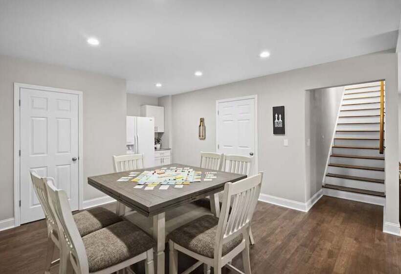 Porch Paradise By Avantstay New Pool, Firepit