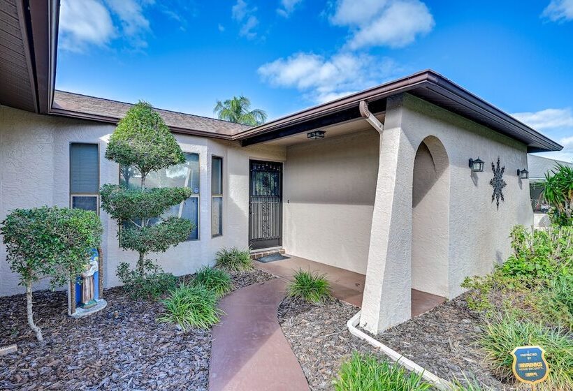 Port Richey Home W/ Pool, Near Beach Park!