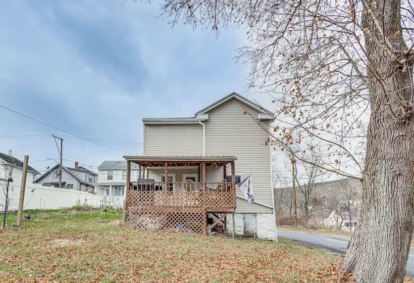 Quiet Port Royal Home W/ Deck, Near Juniata River!