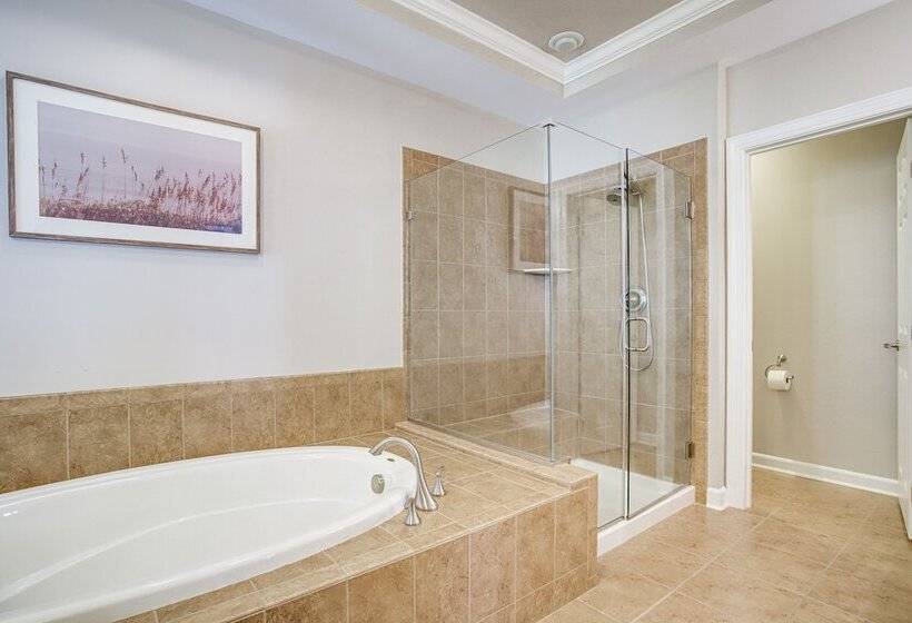 Family Friendly Rehoboth Beach Home W/ Hot Tub