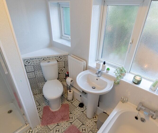 اقامتگاه 3bed House In Stockton On Tees  Free Wifi, Parking