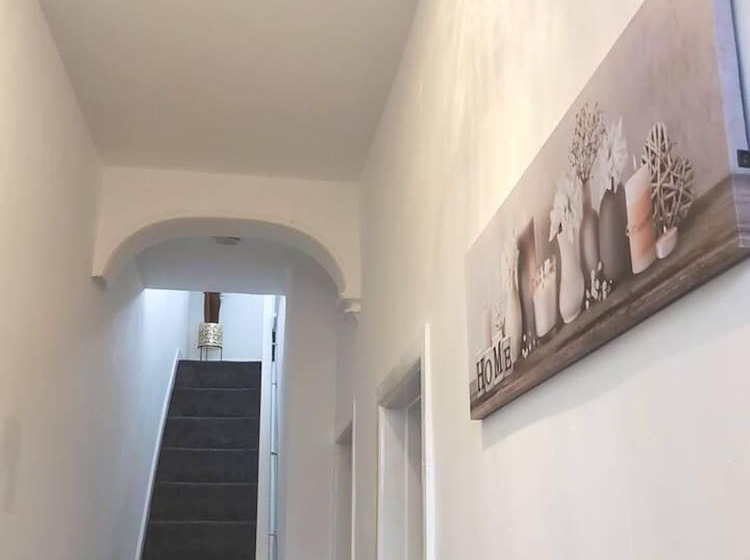 דירת נופש 4 Bed House In Accrington