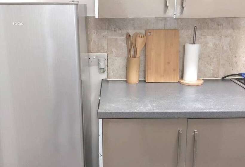 דירת נופש 4 Bed House In Accrington