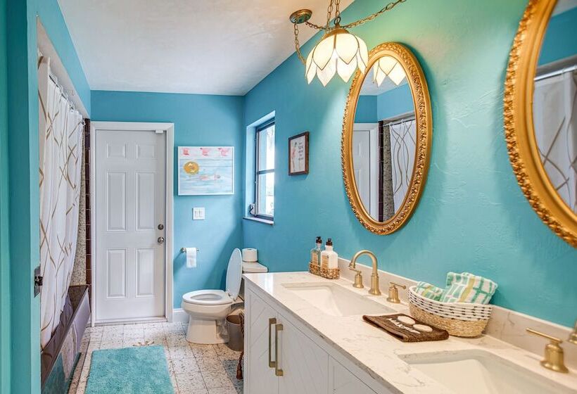 Riverfront Fort Myers Estate W/ Boat Dock & Lift!