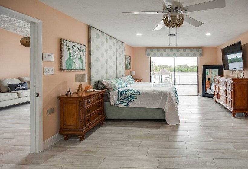 Riverfront Fort Myers Estate W/ Boat Dock & Lift!