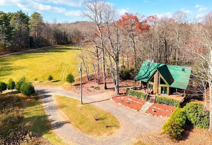 Rustic Fancy Gap Cabin W/ Blue Ridge Parkway Views