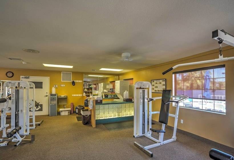 Spacious Indio Home W/ Patio & Community Pools