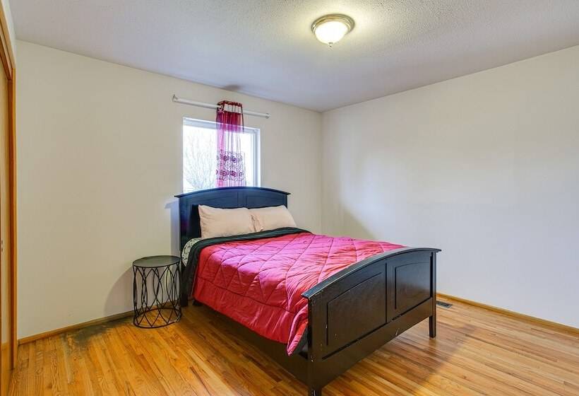 Spacious Lakewood Home   10 Mi To Downtown Tacoma!