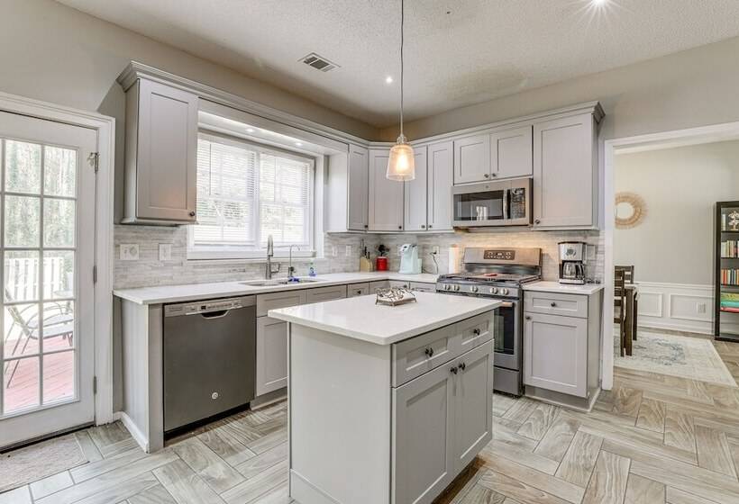 Spacious Lawrenceville Retreat W/ Fireplace + Deck