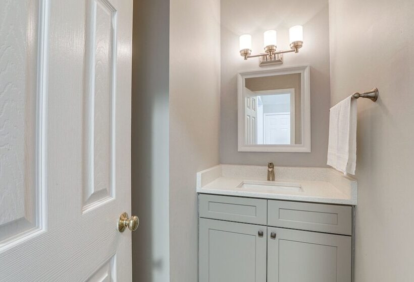 Spacious Lawrenceville Retreat W/ Fireplace + Deck