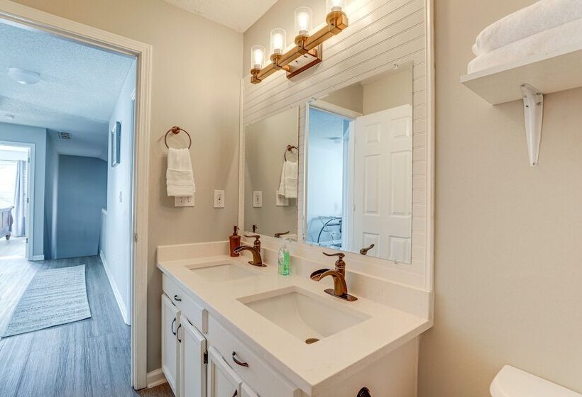 Spacious Lawrenceville Retreat W/ Fireplace + Deck