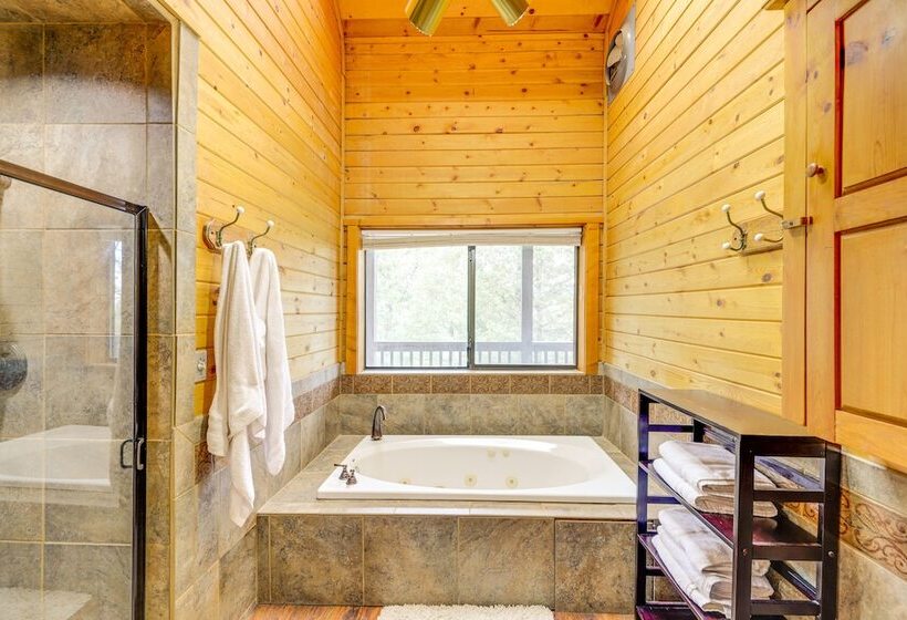 Spacious Mountain View Cabin By Angel Fire Resort