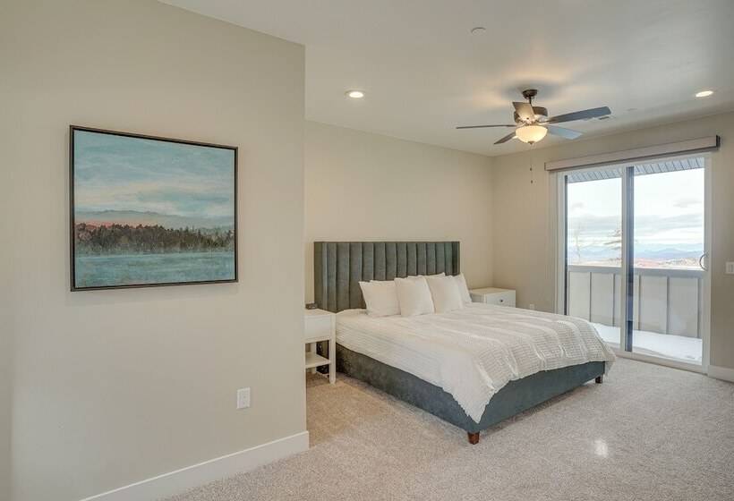 Spacious Utah Escape W/ Balcony & Mountain Views!