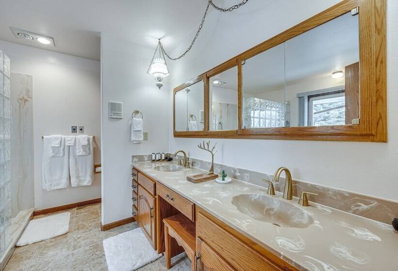 Stunning Calhan Home W/ Indoor Pool!