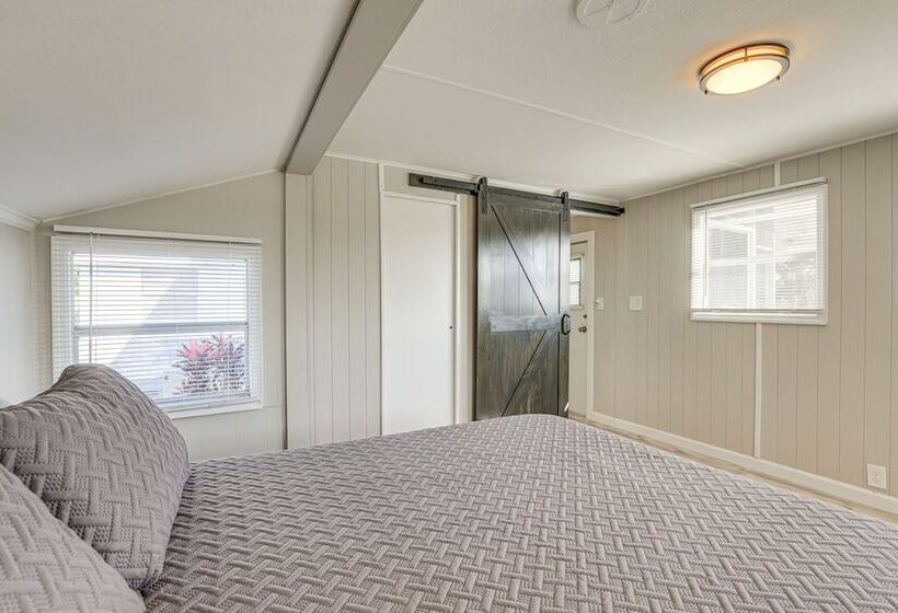 Sun Soaked Okeechobee Retreat W/ Canal Views!