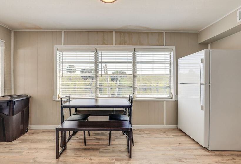 Sun Soaked Okeechobee Retreat W/ Canal Views!