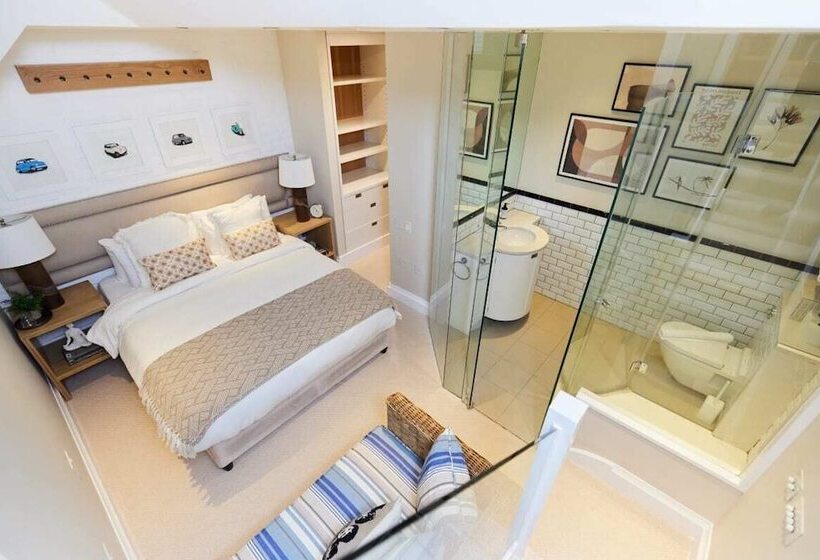 The St. Lukes Garden Place   Spacious 4bdr House With Garden And Terrace