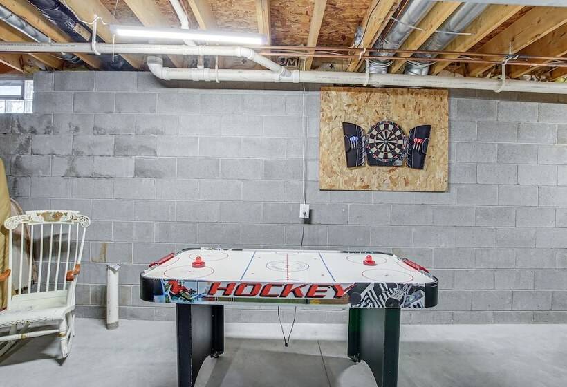 Versatile Castle Rock Lake Home With Fire Pit!