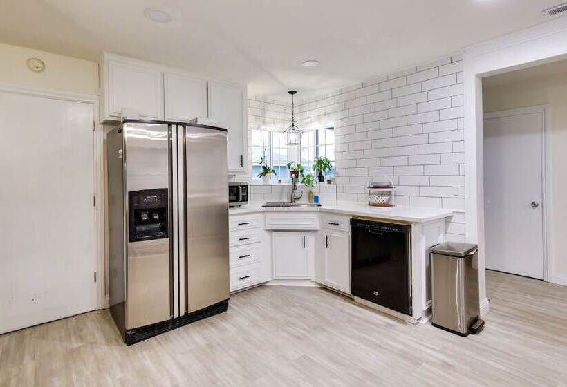 Spacious Home W/ Yard ~ 7 Mi To Dtwm San Diego!