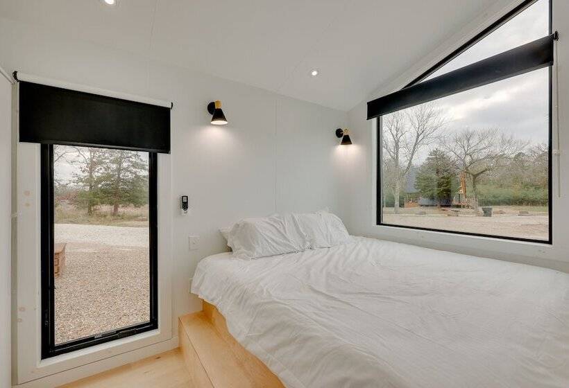 Broken Bow Tiny Home Cabin: Fire Pit, Hot Tub!