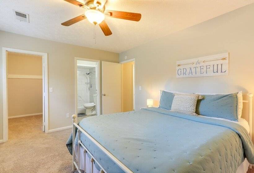Charming Columbus Home W/ Yard   10 Mi To Dtwn!