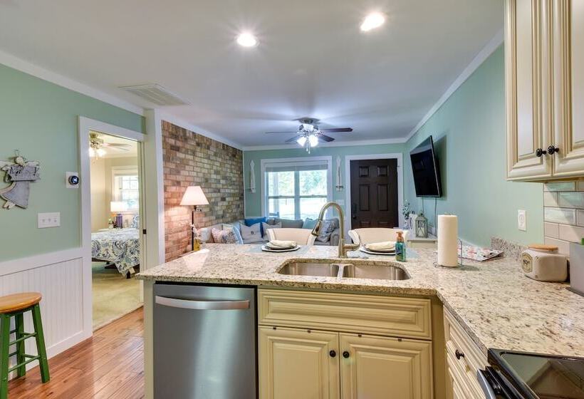 Charming Duplex: 12 Mi To Uga & Sanford Stadium!