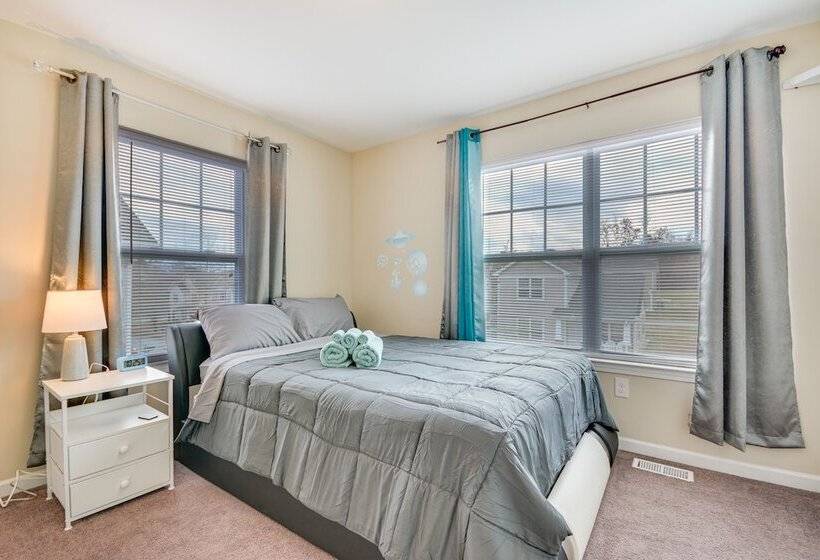 Charming High Point Home W/ Yard: 4 Mi To Hpu!