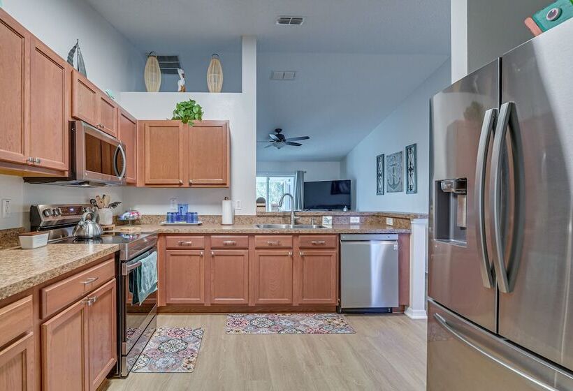 Citrus Springs Retreat W/ Grill & Screened Porch!