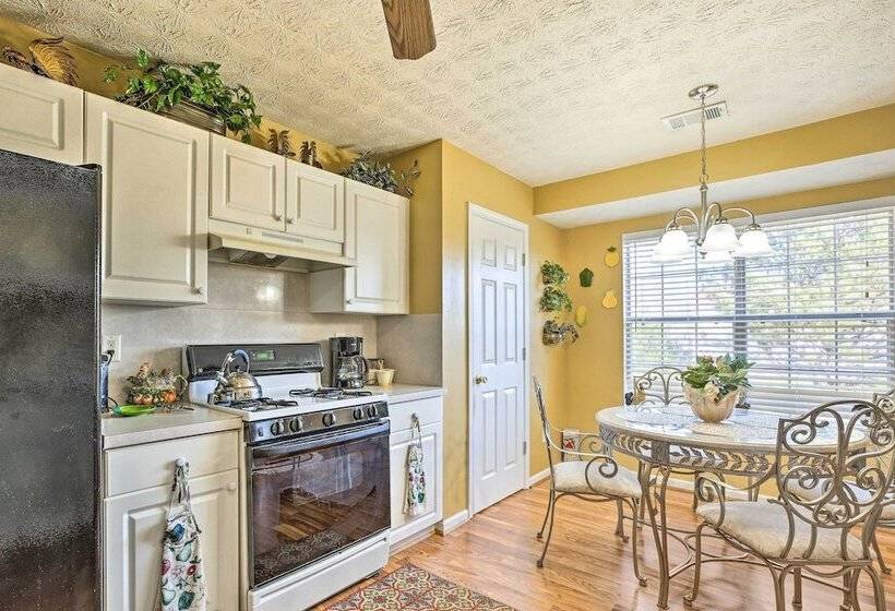 Classic Lithonia Home   Near Golf & Stone Mtn
