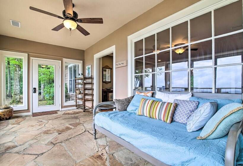 Cloudland Retreat W/ Mountain & Valley Views!
