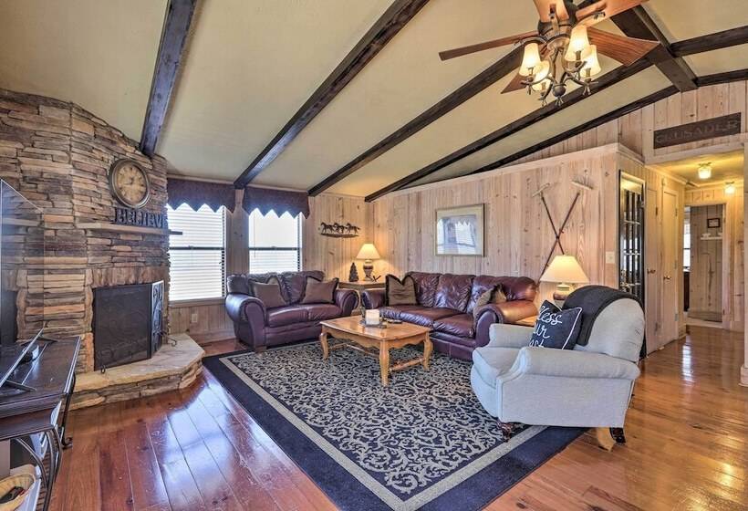 Cozy Caymus Cabin ~ 3 Miles To Callaway Gardens!