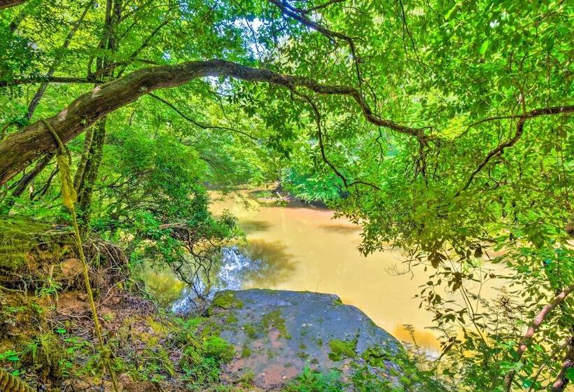 Cozy Riverside Dahlonega Home W/ Kayaks + Fire Pit