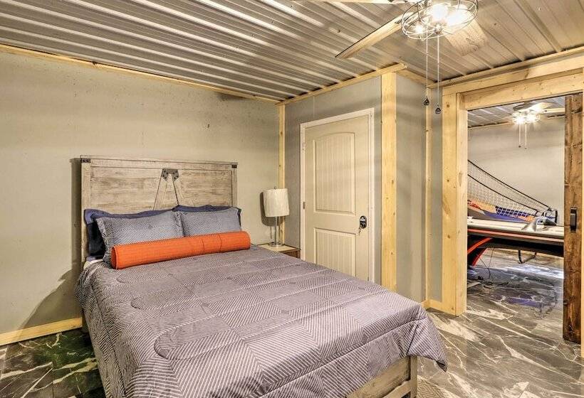 Custom Built Luxury Cabin W/ Tesla Charger!