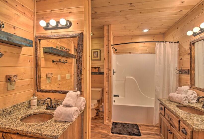 Dreamy Ellijay Resort Cabin W/ Game Room & Decks!