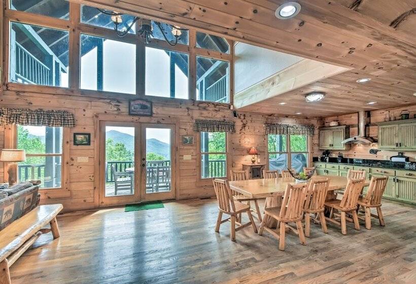 Expansive Sky Valley Lodge W/ Mountain Views!