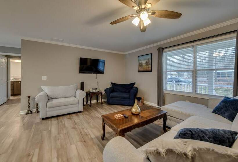 Family Friendly Home W/ Deck Near Colonial Beach!