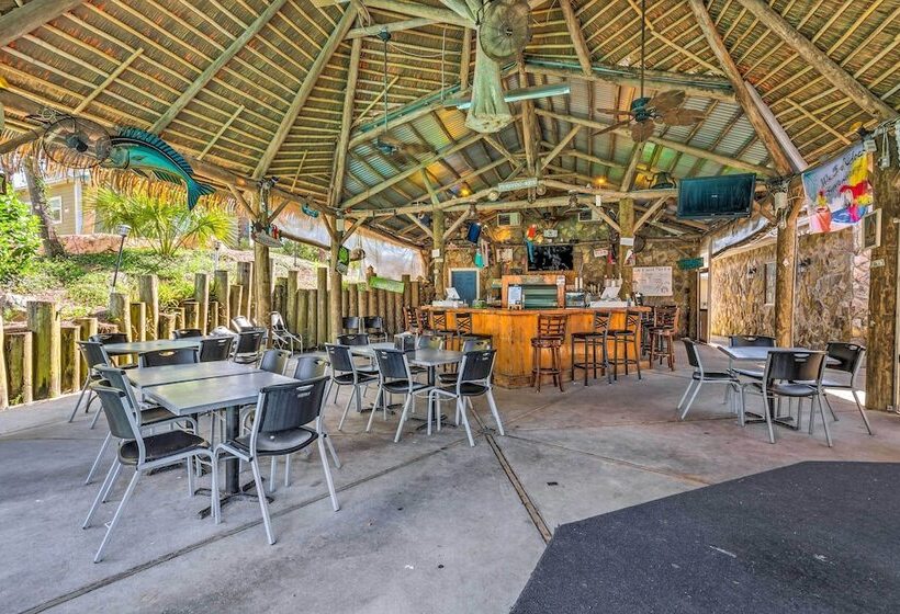 Family Friendly Pensacola Home < 1 Mi To Beach!