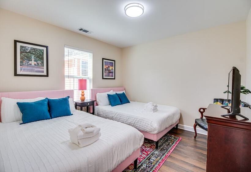 Family Home Near Downtown & Convention Center!